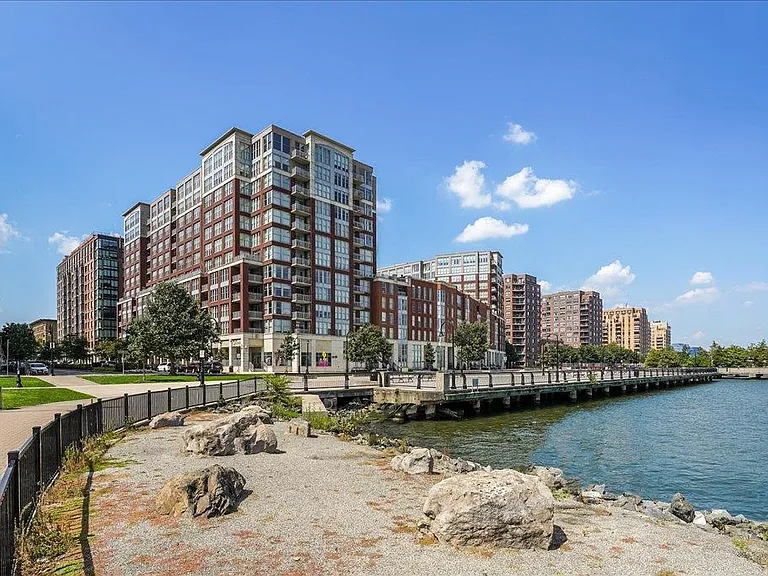 1125 Maxwell Ln #Penthouse 1221 — Photo 34