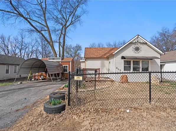 809 N 9th St, Leavenworth, KS 66048