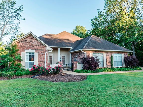 3rd image of 107 S Rosebud Ln