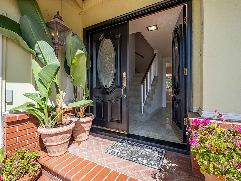 3675 Vigilance Dr — Photo 2