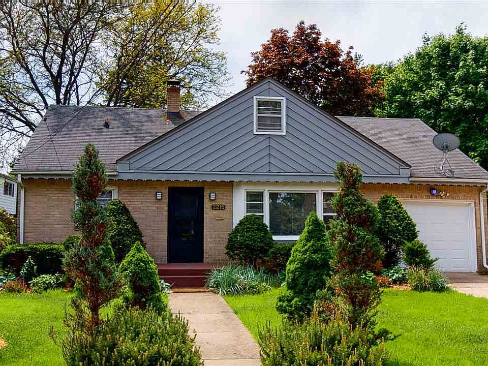 1st image of 2215 Oak Lawn Ave