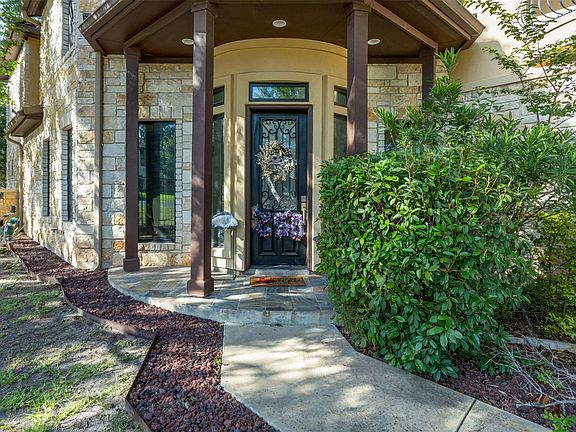 2nd image of 1 Treehaven Ln