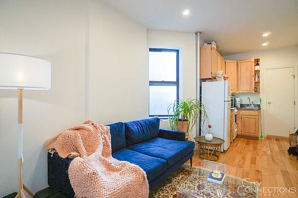 Rented by City Connections Realty | media 20