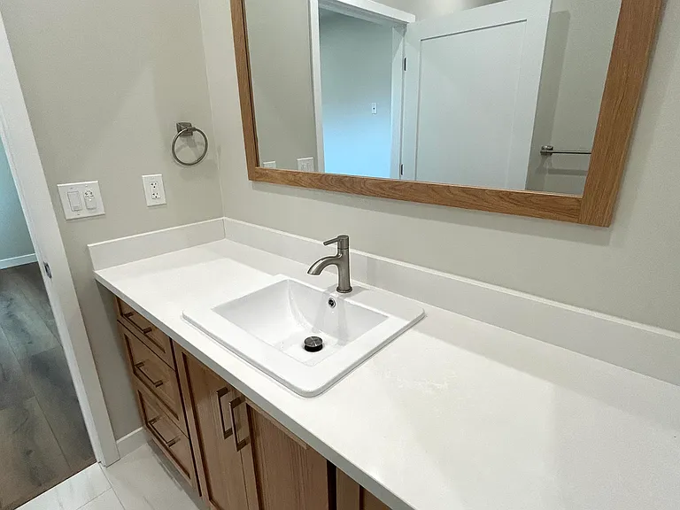 238 N Drexel Ave — Photo 14