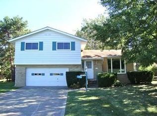 26835 Driscoll Ln, North Olmsted, OH 44070