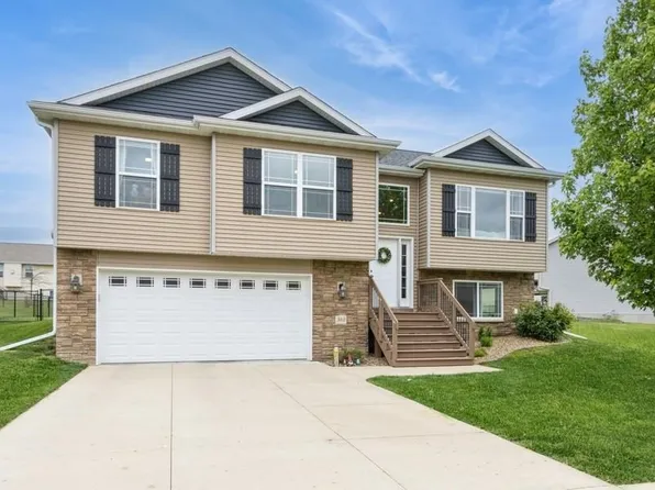 360 S Stewart St, North Liberty, IA 52317