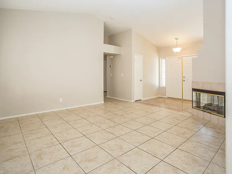 4416 W La Madre Way — Photo 3