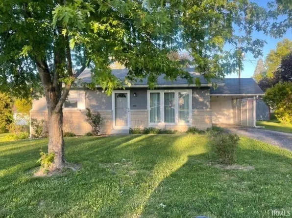 209 S Wallace St, Dale, IN 47523