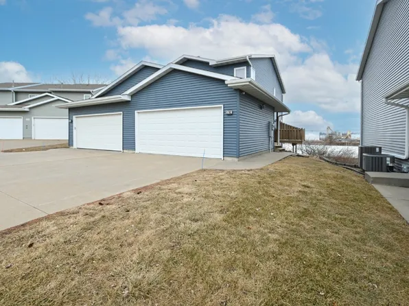 3792 Deer Valley Dr, Marion, IA 52302
