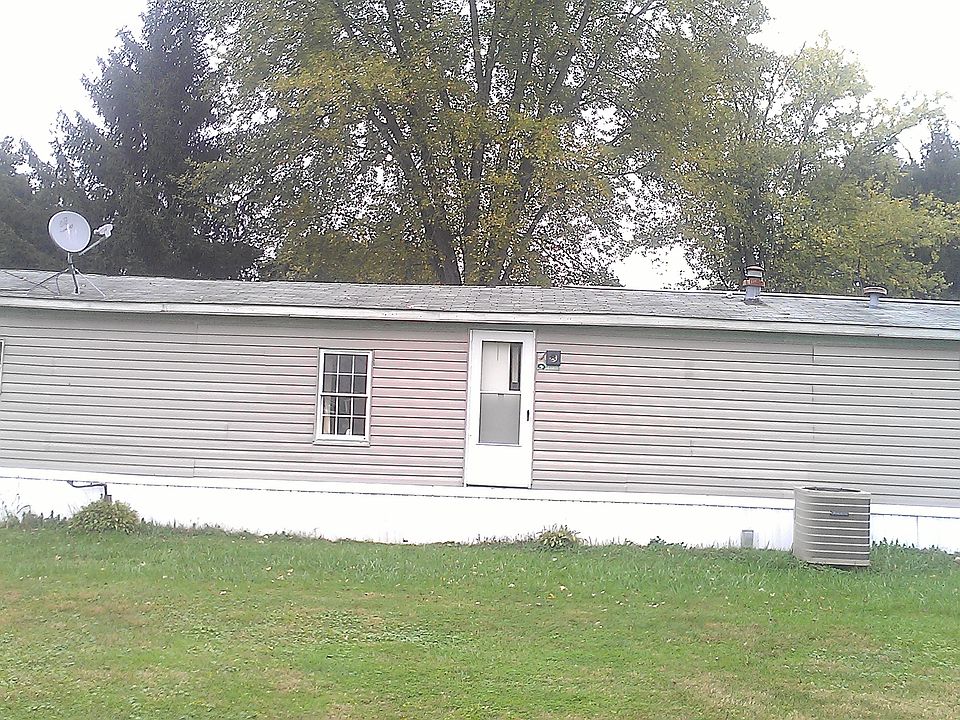 2nd image of 823 E Porter St