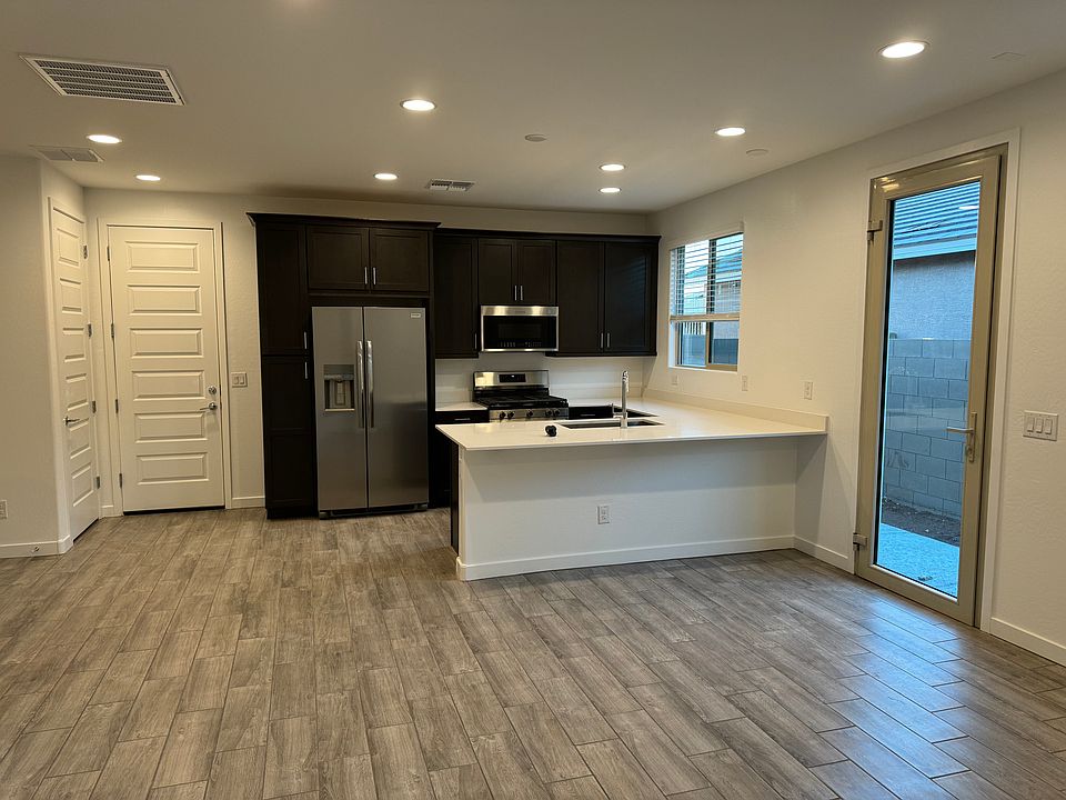 1st image of 7666 W Jackrabbit Ln