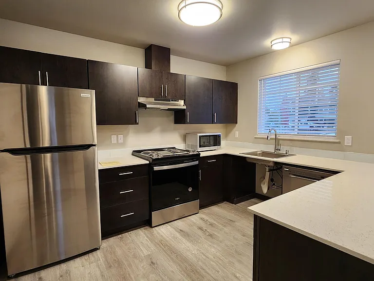 1031 Cedar Ave #101 — Photo 3