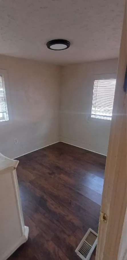 3 bed, 864 sqft, $1,200 — Photo 4