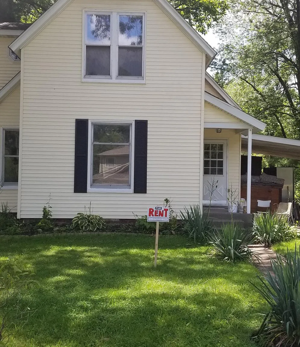 3 bed, 2000 sqft, $1,750 — Photo 1