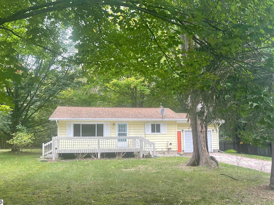 1st image of 907 Green Acres St