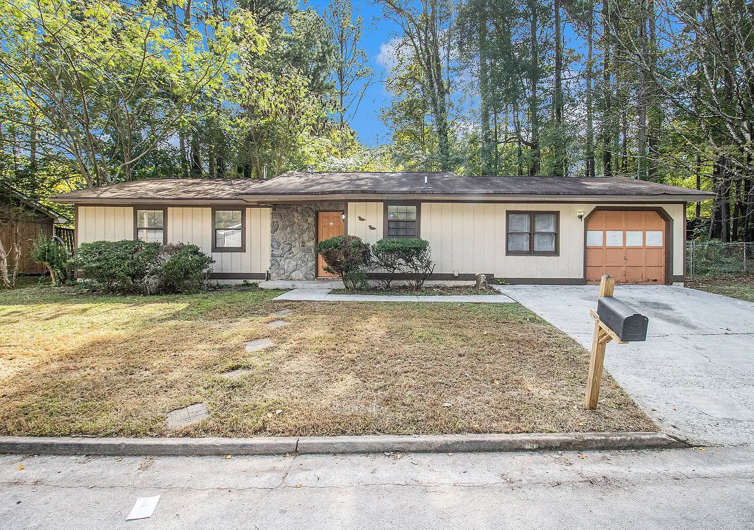 3 bdrm, 2 bath in Lithonia — Photo 2