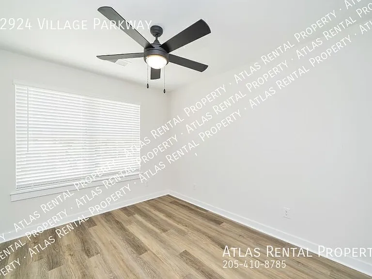 22924 Village Pkwy — Photo 10