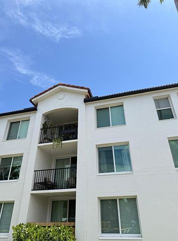 1st image of 317 Villa Cir