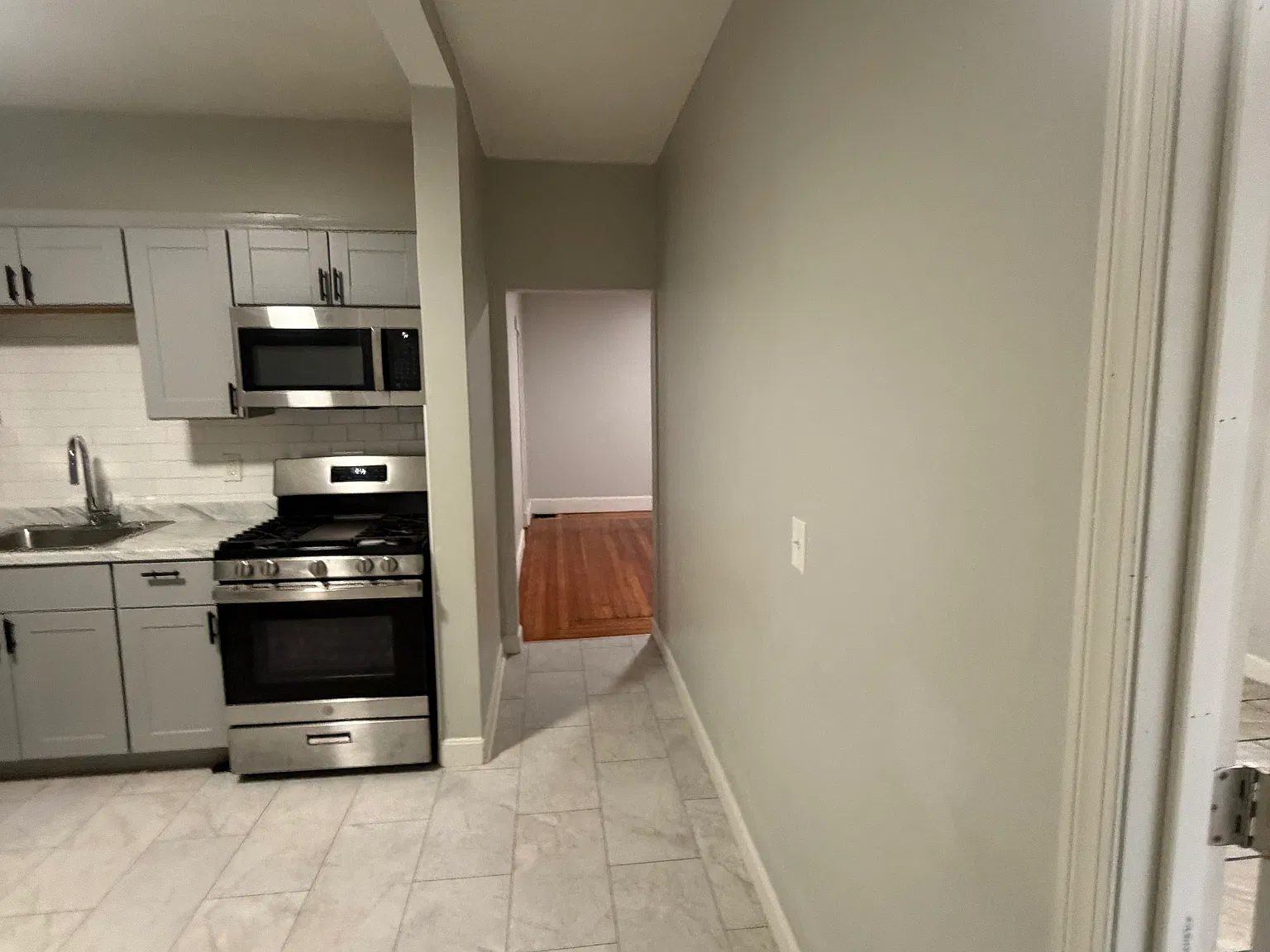 4 bed, 1400 sqft, $3,750 — Photo 2