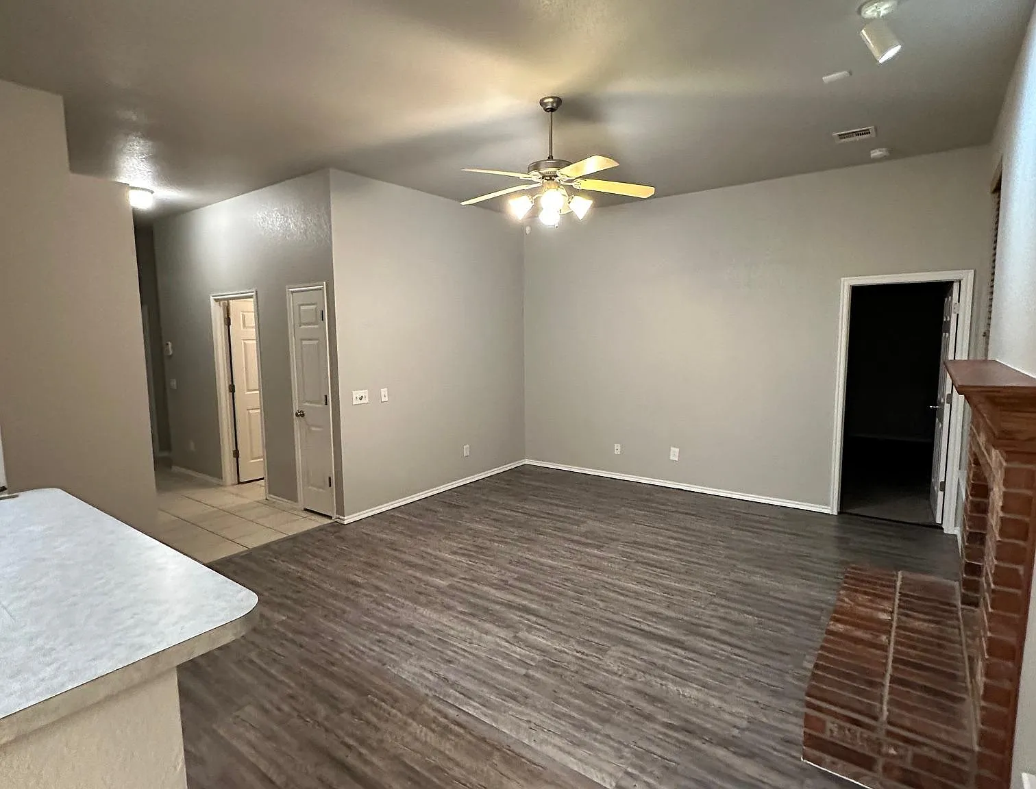 3 bed, 1400 sqft, $1,650 — Photo 4