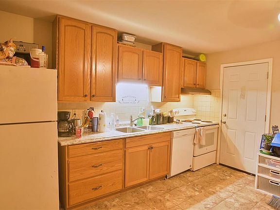 4th image of 3901 Wright Ave