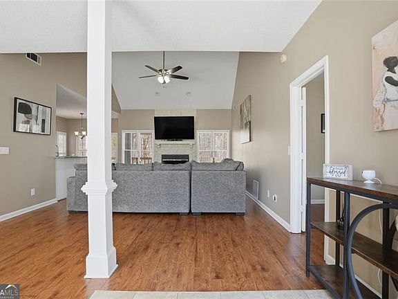 3rd image of 116 Fairbrook Ln