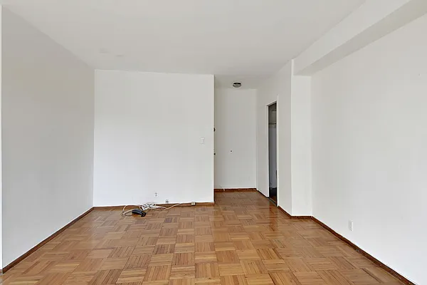 Sold by eRealty Advisors Inc | media 1