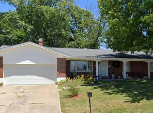 910 Fox Hill Rd, Saint Charles, MO 63301