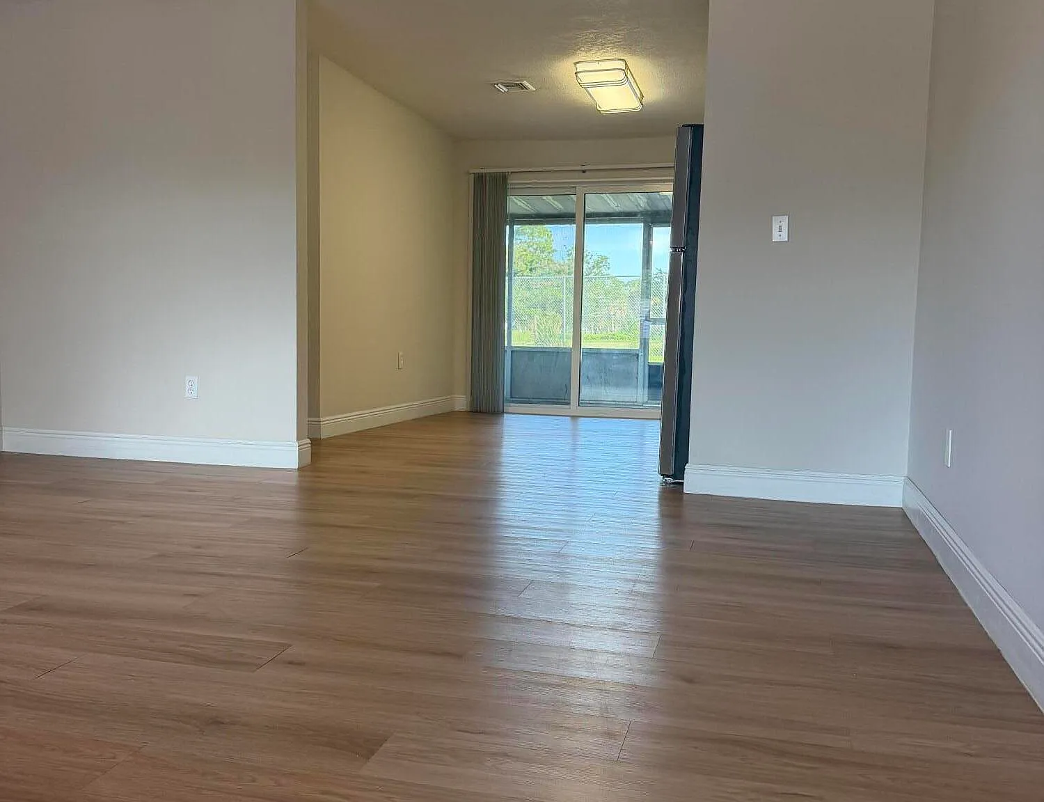 2 bed, 1.0 bath, 999 sqft, $2,000 — Photo 3