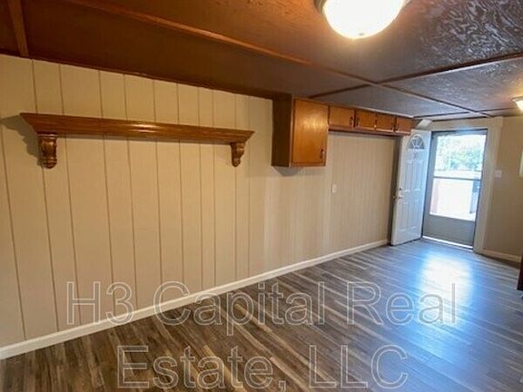 5th image of 117 N Shamrock St #10