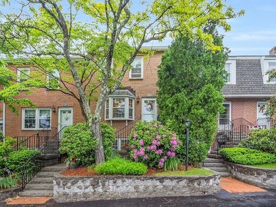 75 Derryfield Court, Manchester, NH, 03104