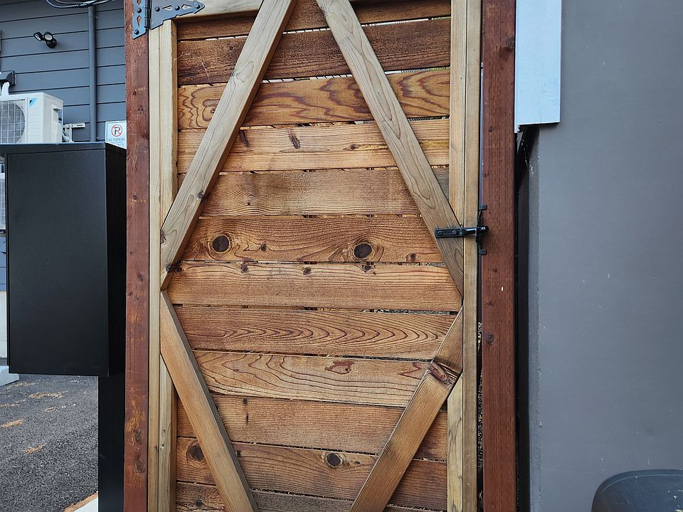 Gate to Parking & Yard