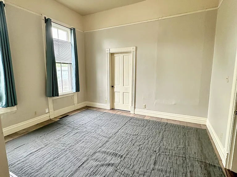 806 N 6th St — Photo 15