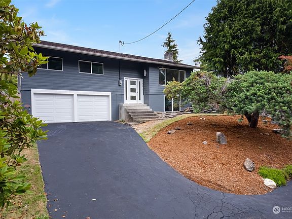 2nd image of 1732 Graves Avenue