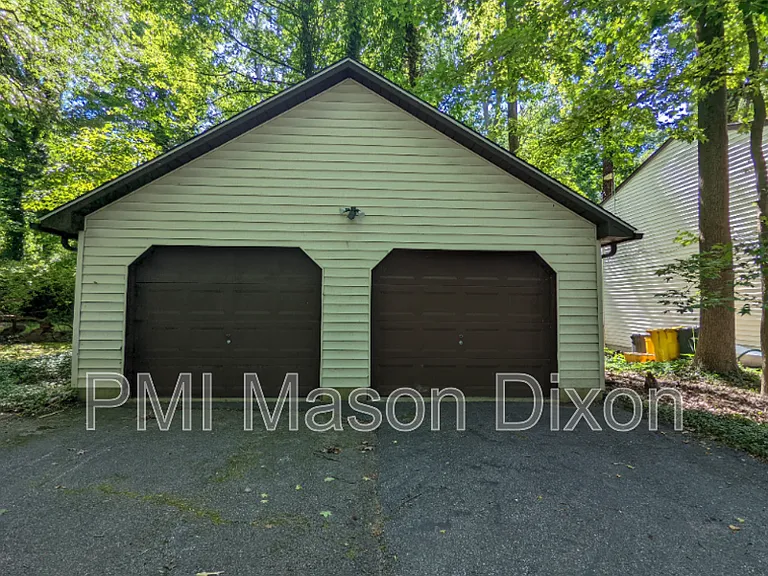 944 Fern Trl — Photo 24