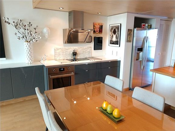 3rd image of 7920 Sun Island Dr S APT 203