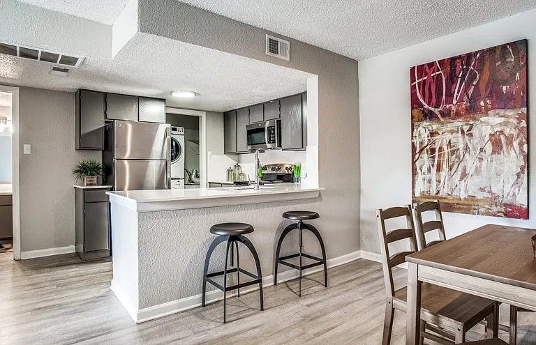 Preslee Apartments — Photo 6