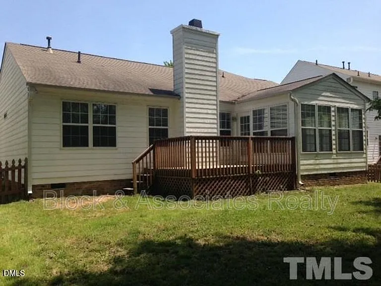 210 Brierridge Dr — Photo 8