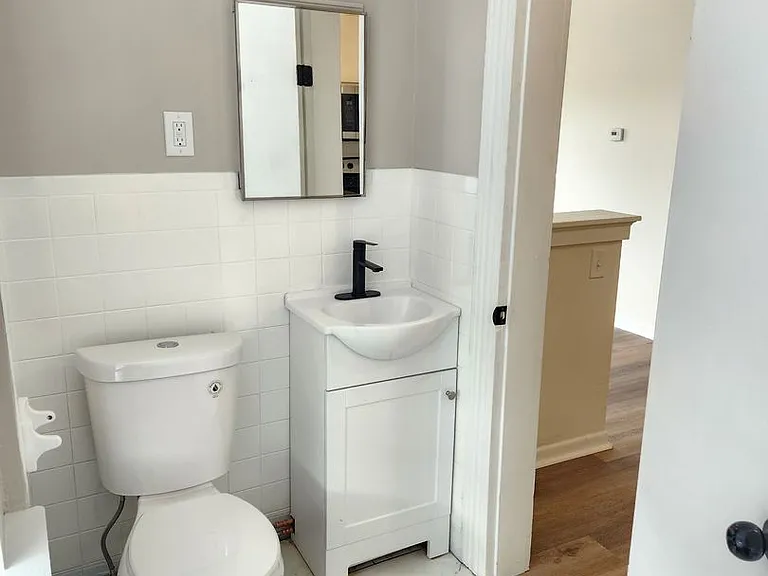 136 W Pearl St — Photo 6