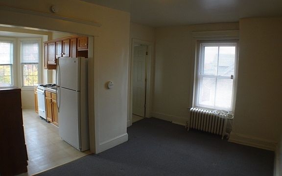 3rd image of 530 High St APT 32