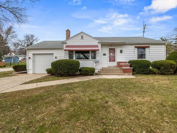 300 Maple AVENUE, Clinton, WI 53525