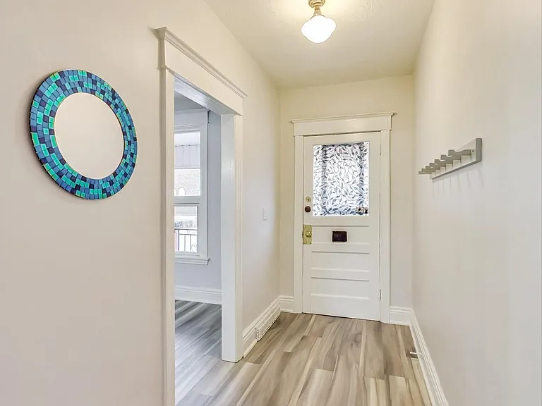 16 Huntley St — Photo 7