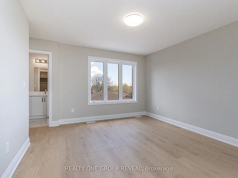 223 Grenfell St #2 — Photo 14