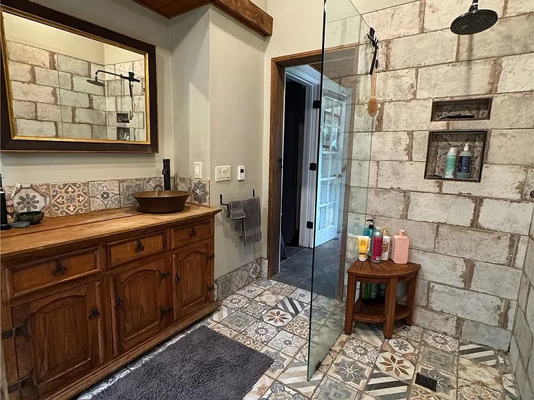 456 S Skyline Dr — Photo 32