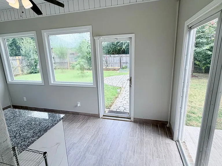 705 Post Oak Way — Photo 21