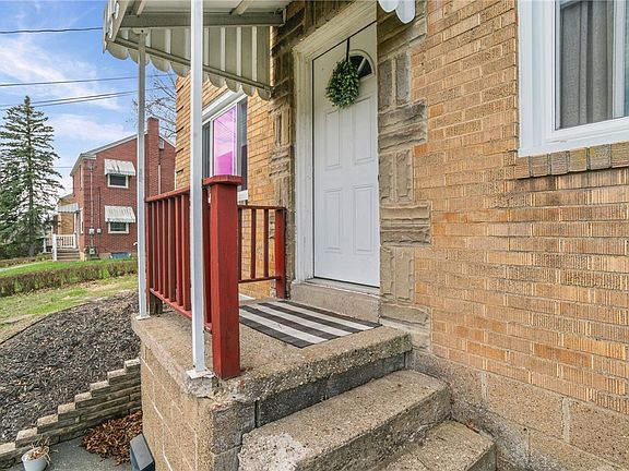 3rd image of 7971 Marmion Dr
