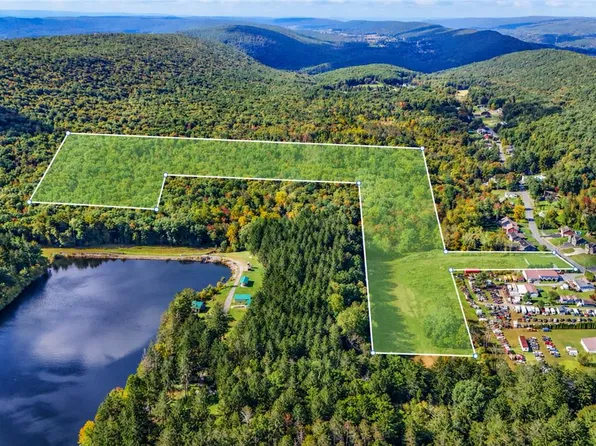 258 Owl Creek Rd #A, Tamaqua, PA 18252