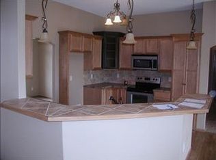 2036 Briarwood Ct, Newton, KS 67114