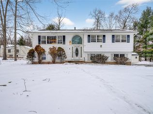 4 Lois Lane, Monsey, NY 10952