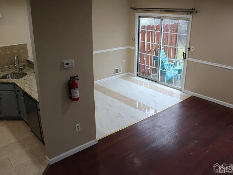 240 Hidden Woods Ct — Photo 32